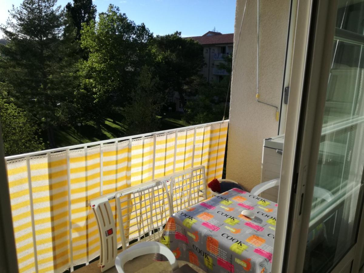Le Provence Apartment Greoux-les-Bains Bagian luar foto